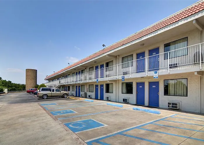 6 Worth, Tx East Hotel