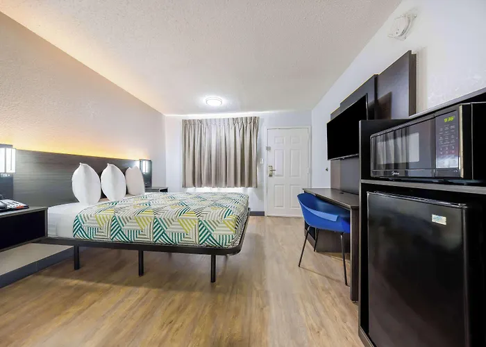 6 Worth, Tx East 3* Fort Worth