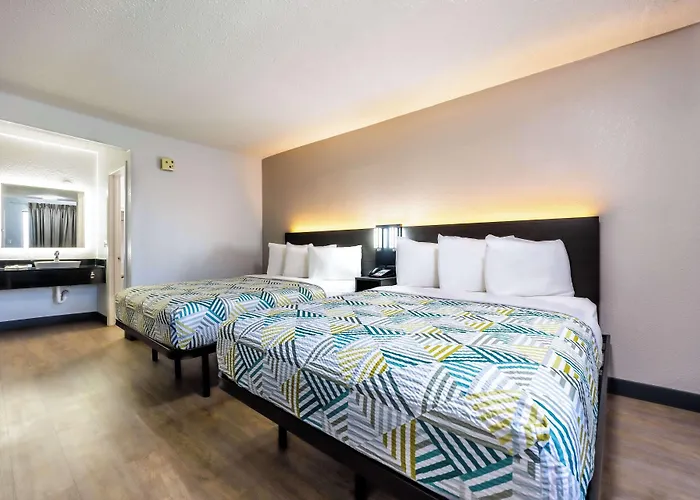 6 Worth, Tx East Hotel 3*