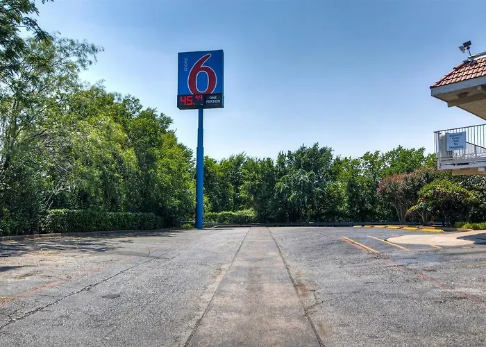 6 Worth, Tx East Hotel 3*